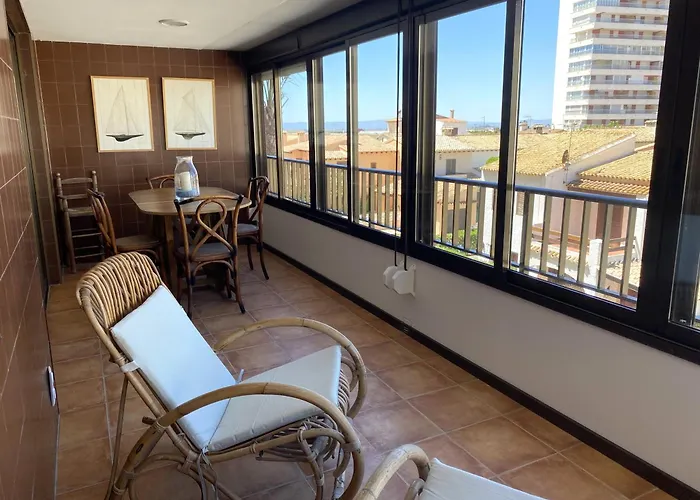 Peaceful Apartment In A Beachfront Complex